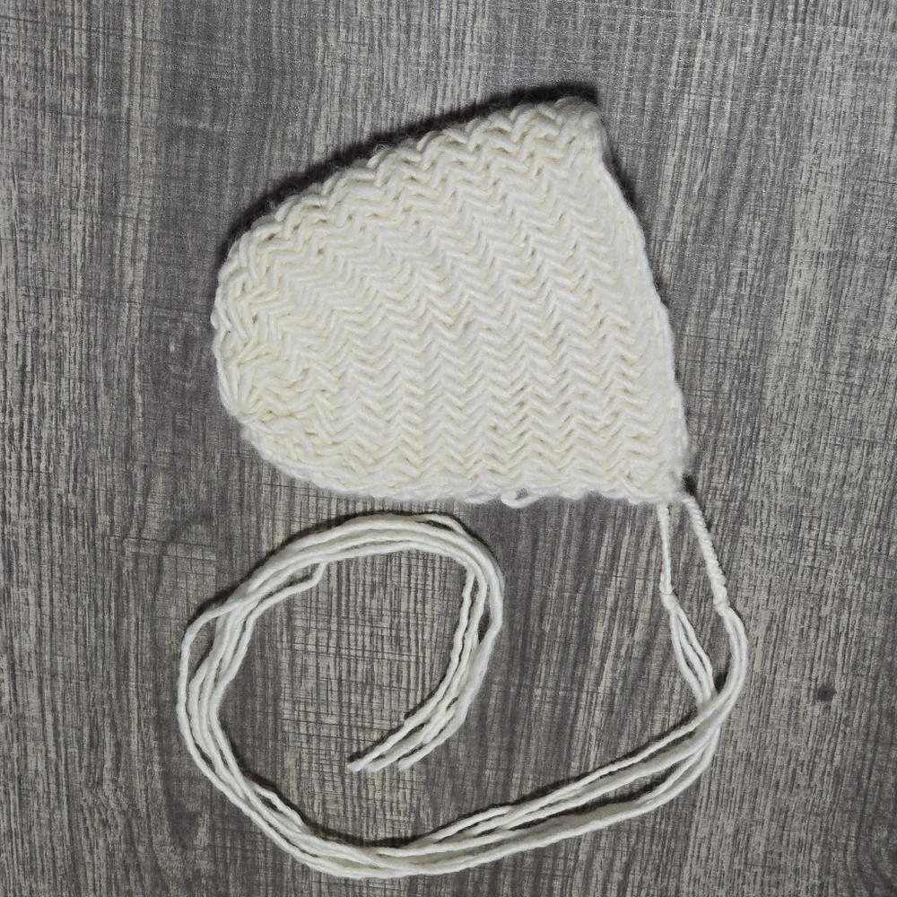 Hand Knit Baby Bonnet - Newborn Photography Prop - 100% Merino Wool Brand New